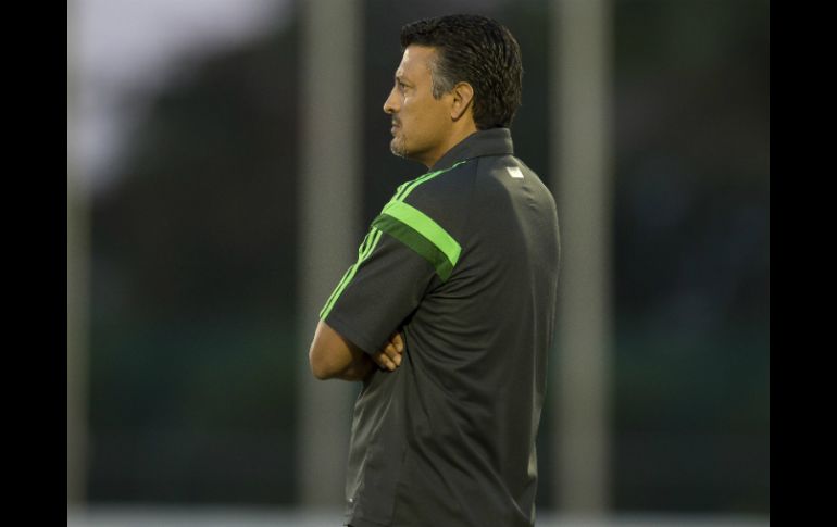 Almaguer dijo estar orgulloso de los futbolistas que lograron un gran equipo. MEXSPORT / O. Martínez