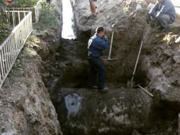 Personal técnico y operativo del SIAPA ya se encuentra en la zona, para realizar una revisión puntual del daño que sufrió la línea. INSTAGRAM / SiapaGdl