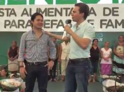 Velasco agradeció al hombre con quien dice trabaja desde 2010. YOUTUBE / EDUARDO SOKOL