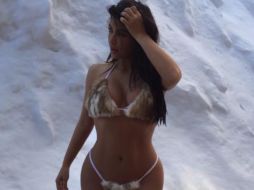 La estrella de compartió tres imágenes en donde luce la prenda. TWITTER / @kimkardashian