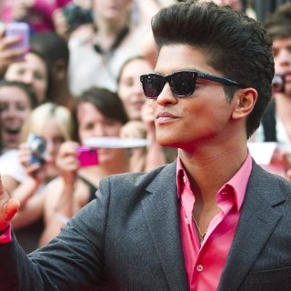 Bruno Mars compra residencia en Los Ángeles en 6.5 MDD