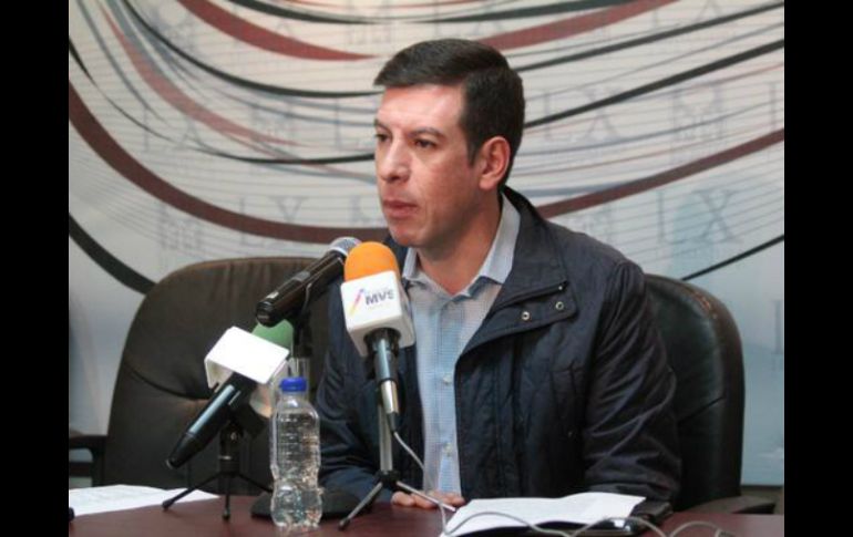 Miguel Castro en conferencia de prensa en el Congreso de Jalisco. TWITTER / @LegislativoJal