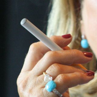 Cigarrillo electrónico puede ser más cancerígeno que el tabaco: estudio