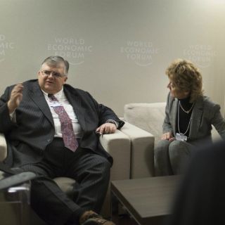 Carstens confía en mantener cotización del peso 'bajo control'