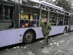 El primer ministro de Ucrania, Arseniy Yatseniuk, culpó a Rusia por la muerte de los 13 civiles. EFE / A. Ermochenko