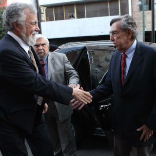 Alejandro Encinas hace oficial su renuncia al PRD