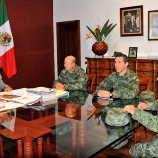 Michoacán analiza seguridad con nuevos mandos