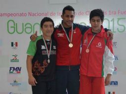 Los clavadistas Julián Sánchez (i), Jahir Ocampo (c) ganadores de primer y segundo lugar ya tienen su boleto para el torneo. TWITTER / @guanajuatocode