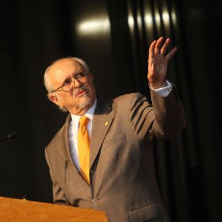 Alerta Mario Molina a Davos sobre riesgo de cambio climático