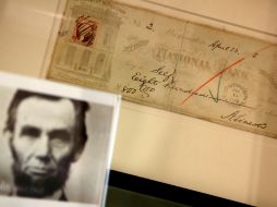 Una serie de fotografías y autógrafos fueron subastados por 30 mil dólares. AP / ARCHIVO