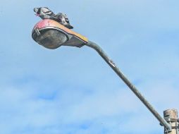 Apagado. Vecinos del Camino Antiguo a Tesistán coinciden que la falta de iluminación es constante en la zona. EL INFORMADOR / A. García