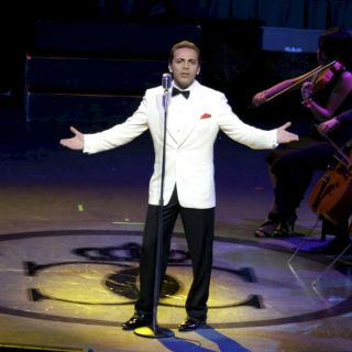 Cristian Castro cautiva a miles de fans en Chile