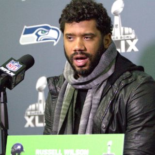 Russell Wilson pide parar polémica sobre balones