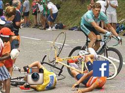 Los memes de la 'caída' de ambas redes sociales no se hicieron esperar. TWITTER / @soyreptiliano