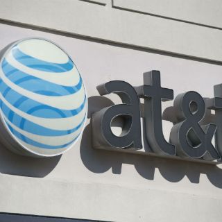 AT&T abre vía para comprar los activos de América Móvil