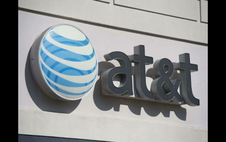 AT&T sumaría 20 millones de suscriptores. AFP /  S. Loeb
