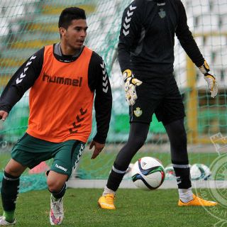 Ulises Dávila podría estrenarse con el Vitória Setúbal