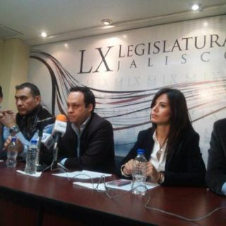 Lavan cuenta a Petersen, afirman diputados