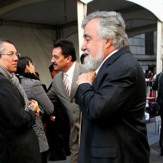 Encinas acusa freno a leyes de transparencia por 'Casa Blanca'