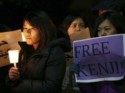 Cientos de personas piden la liberación del periodista nipón Kenji Goto. AP / E.Hoshiko