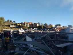 Al parecer, la manguera con que la pipa abastecía al hospital se reventó y se produjo la explosión. TWITTER / @AdrianRubalcava