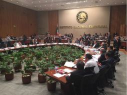 Se prevé que la discusión concluya en las primeras horas de este jueves, luego de más de 12 horas de trabajos consecutivos. TWITTER / @INEMexico