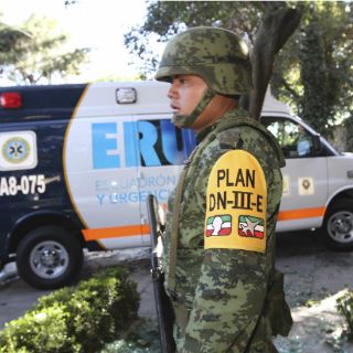 La Marina despliega expertos en explosivos en hospital