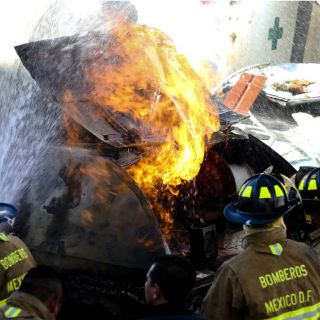 Peña mantiene comunicación con instancias locales por explosión