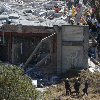 Mancera arriba a hospital de Cuajimalpa; siguen labores