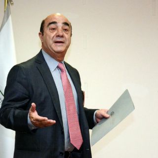 Desalojan y detienen a 38 ex empleados de Oceanografía