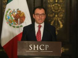 El secretario de Hacienda explica que se busca disminuir el impacto en las finanzas públicas, ante el adverso escenario internacional. ESPECIAL /