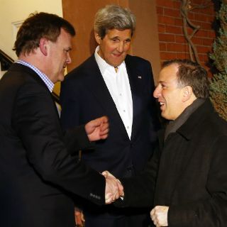 John Kerry recibe a Meade en Boston