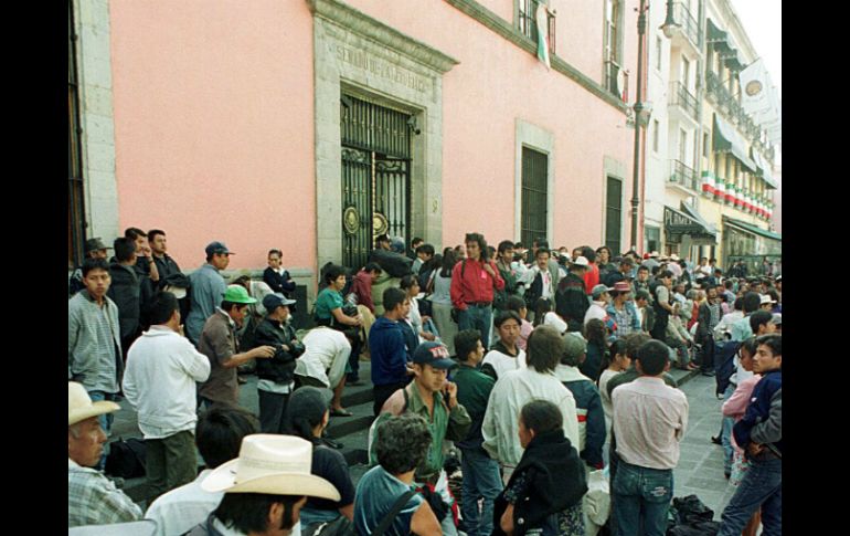 Los beneficiarios deben recordar que ningún tercero podrá cobrarles algún tipo de honorarios por gestión. NTX / ARCHIVO