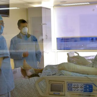 Peña reconoce a enfermera que evacuó a 20 tras explosión