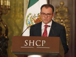 El secretario de Hacienda, Luis Videgaray, anuncia el recorte al gasto público durante 2015. SUN / L. Morales