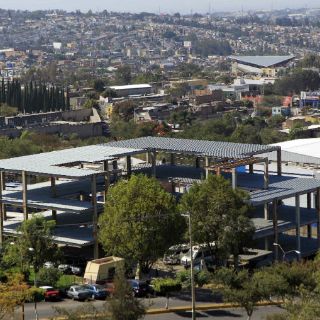 Jorge Arana alista maletas; dejará grandes obras inconclusas