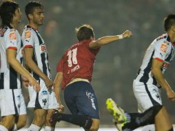 Un remate de cabeza por parte de Furch a los 93 minutos le quitó el triunfo a Monterrey. MEXSPORT / J. Martínez