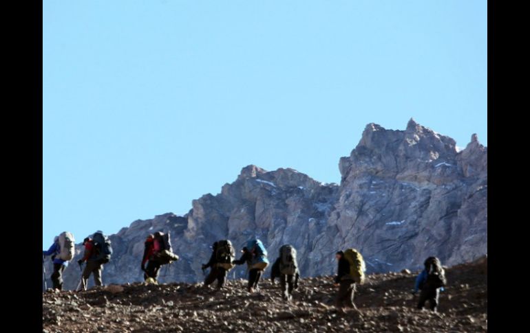 Llegar a la cima del Aconcagua en la cordillera de Los Andes es uno de los desafíos más tentadores para los escaladores. EFE / ARCHIVO