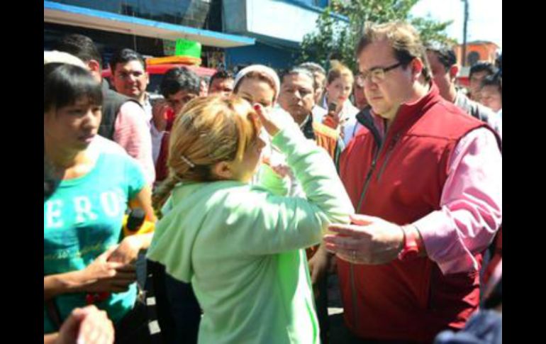 Duarte recorrió la zona afectada por la explosión que se registró este domingo por la madrugada. TWITTER / @Javier_Duarte