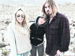 Familia. De vez en cuando, la cantante presume que pasa tiempo con sus padres INSTAGRAM /