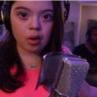 Niña con Síndrome de Down inspira en redes sociales