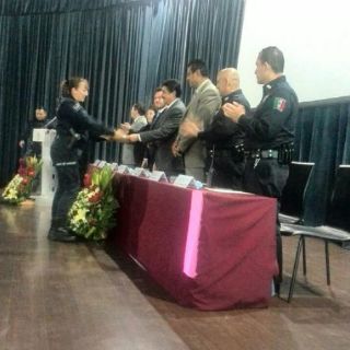 Guadalajara premia desempeño de policías con bono económico