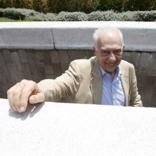 Familiares esperan diagnóstico sobre salud de Sergio Pitol