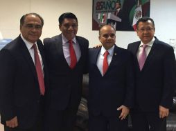 Héctor Astudillo (i), Manuel Añorve (2d), Héctor Apreza (d) y Mario Moreno (2i), en reunión en la sede nacional del PRI. FACEBOOK / Héctor Astudillo Flores