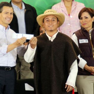 Gobierno no improvisa ni inventa, señala Peña Nieto