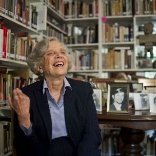 Ilustraciones de libro de Poniatowska se exhiben en el Metro del DF