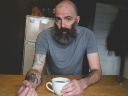 El robot que tiene en su brazo derecho en parte fue tatuado por su hijo. ESPECIAL / www.chancefaulknerphotography.com