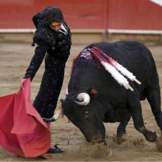 Cartel de lujo para el aniversario de la Plaza México