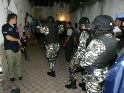 Agentes federales relaizan cateo en propiedad de Las Vegas de Juárez. EL INFORMADOR / ARCHIVO