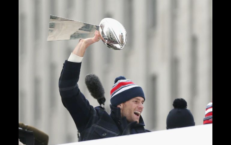 Brady se convirtió en uno de los tres quarterbacks con cuatro títulos del Super Bowl. AFP / ARCHIVO